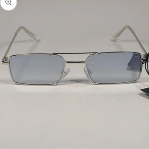 Kendall + Kylie Marlo Sunglasses NWOT